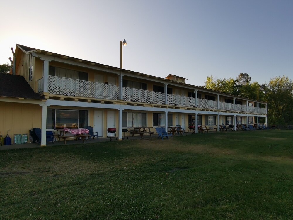 Skylark Shores Resort - photo 81