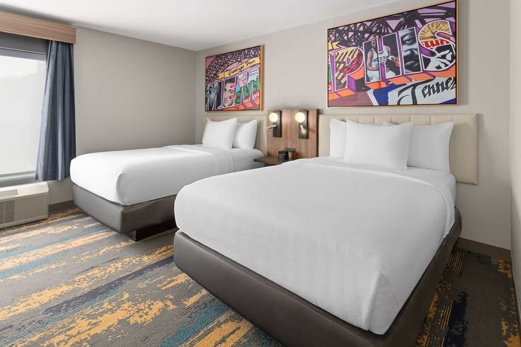 La Quinta Inn & Suites by Wyndham Memphis I 240 - photo 11