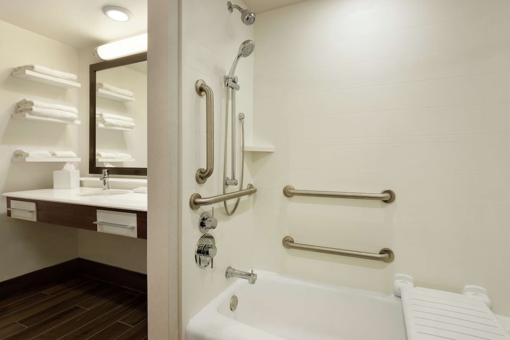 Hampton Inn & Suites Springdale - photo 31
