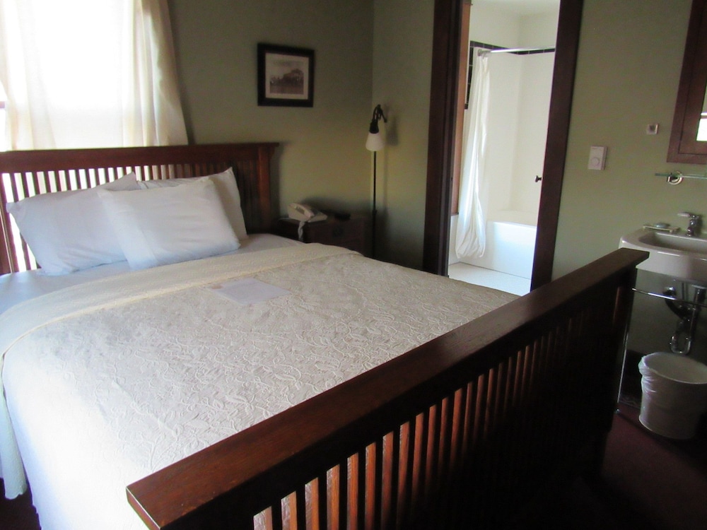 Midland Railroad Hotel - photo 6