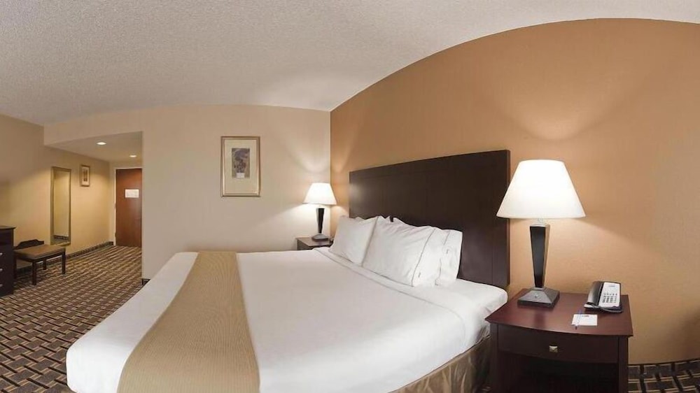 Holiday Inn Express Pembroke by IHG - photo 12