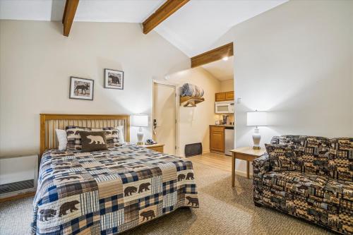 Cedarbrook Queen Studio 210 - carbon neutral hotel in Unknown City
