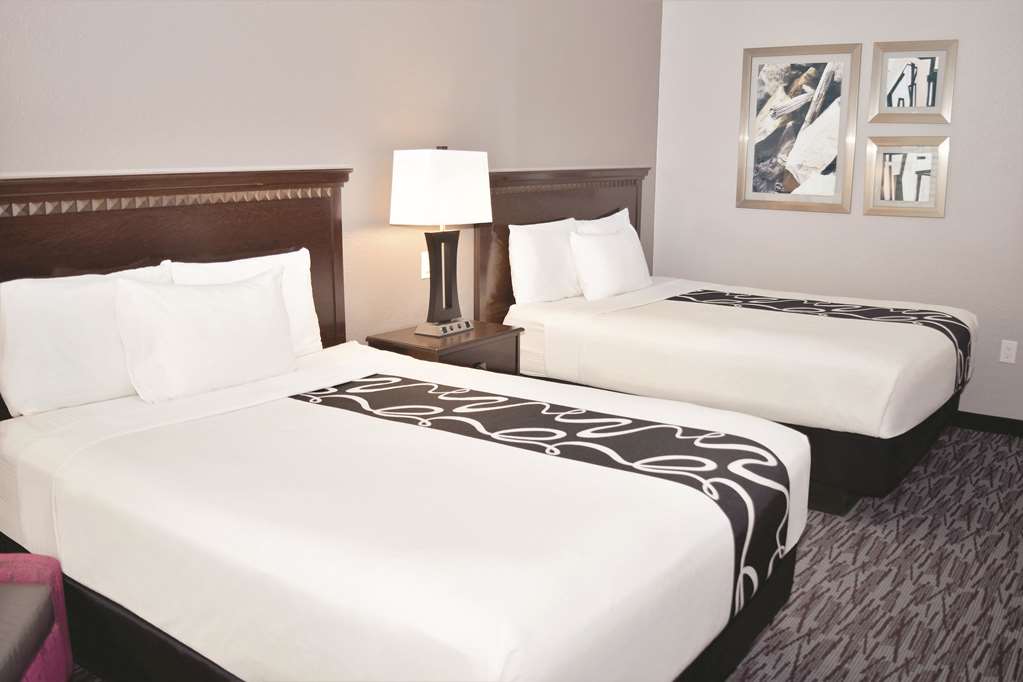 La Quinta Inn & Suites by Wyndham Abilene Mall - photo 10