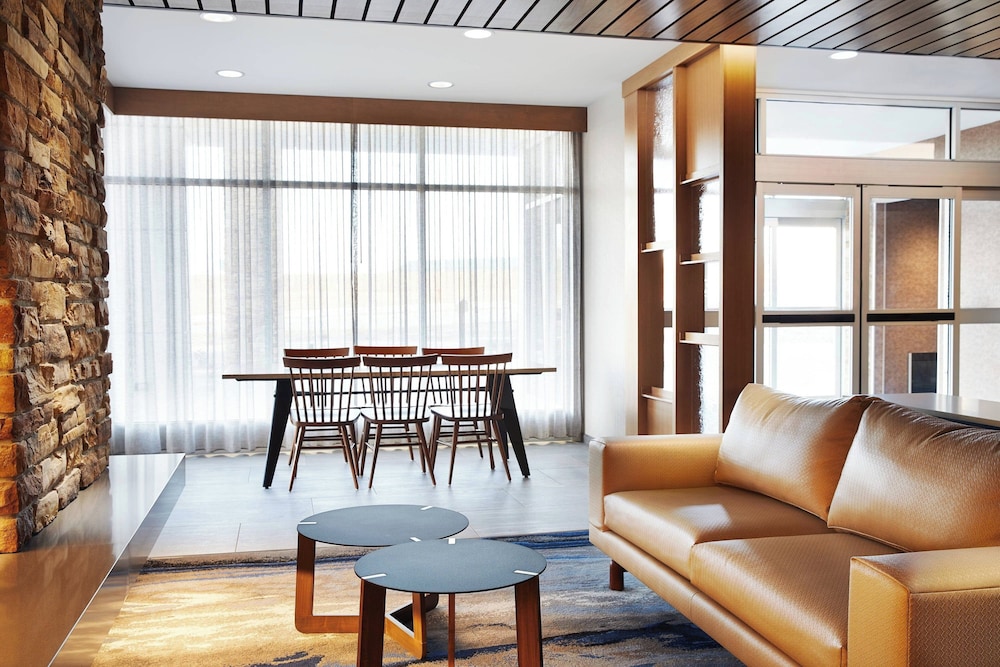 Fairfield Inn & Suites by Marriott Sheboygan - photo 18