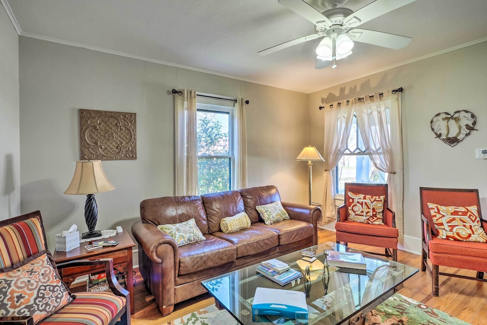 Georgetown Vacation Rental Close to Town Square - photo 9