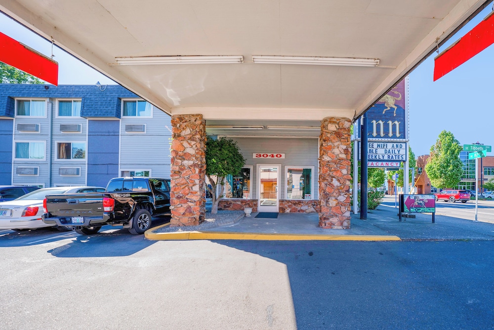 Unicorn Inn by OYO Portland - photo 47
