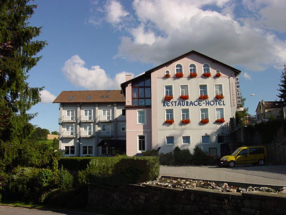 Hotel Filipinum — 4-Star Luxury Hotel in Jablonne Nad Orlici, Czech Republic