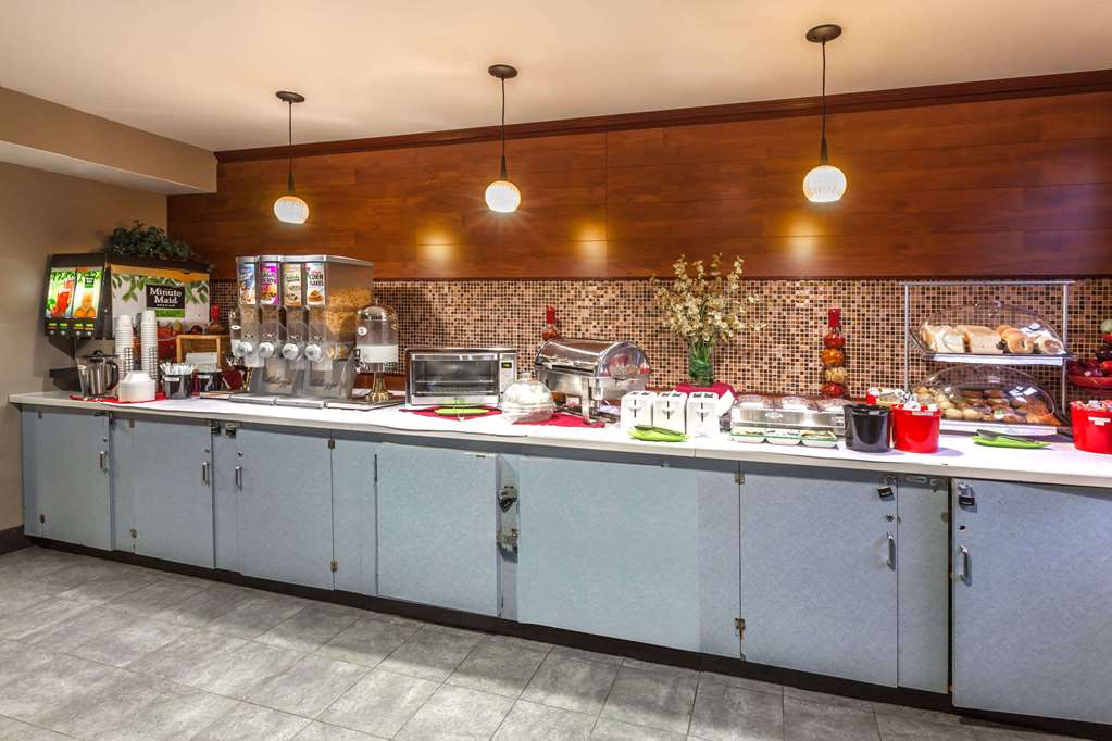 Ramada by Wyndham Jersey City - photo 12