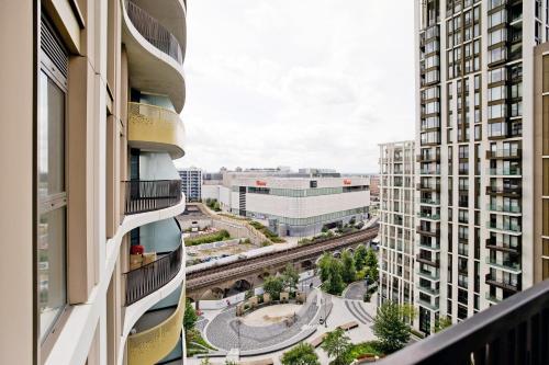 Fabulous Westfield 2 bed — 4-Star Luxury Hotel in London, United Kingdom