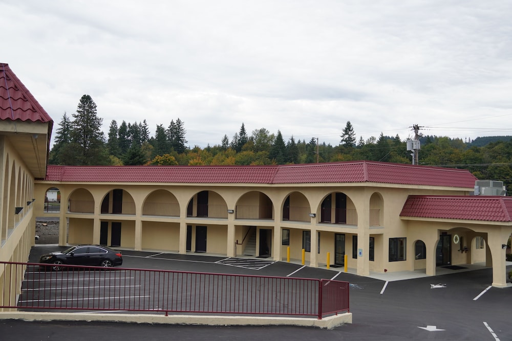 Timberland Inn & Suites - photo 100