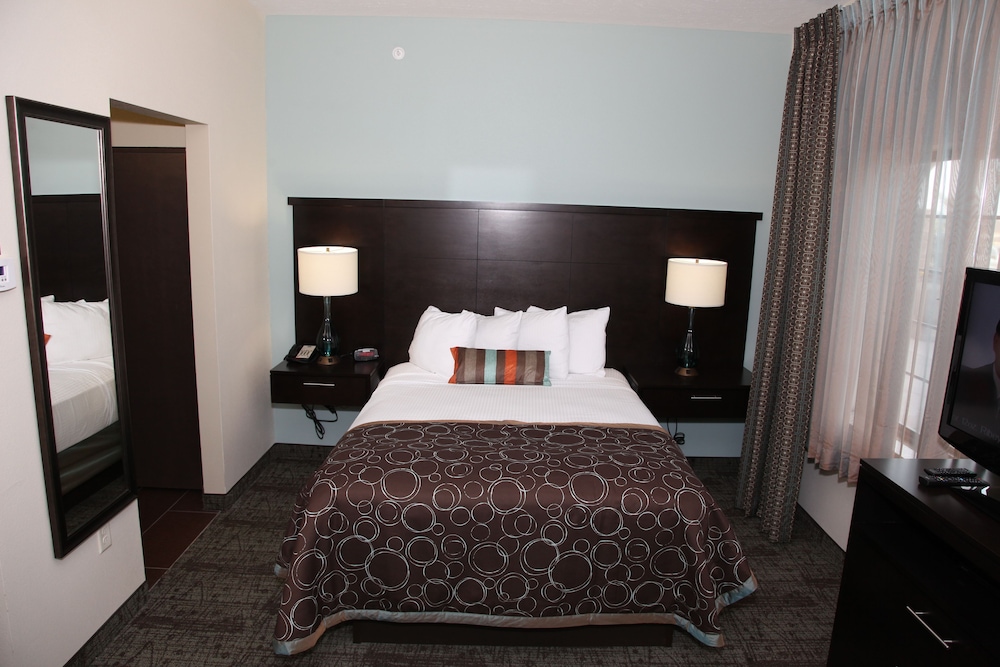 Staybridge Suites Lincoln Northeast an IHG Hotel - photo 2