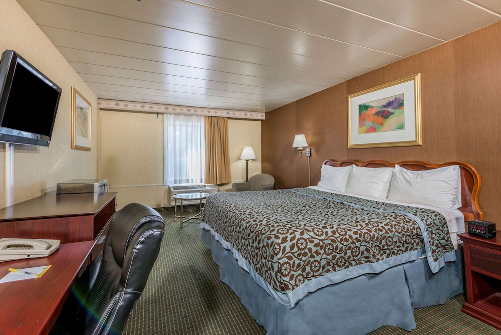 Days Inn by Wyndham Pittsburgh - photo 8