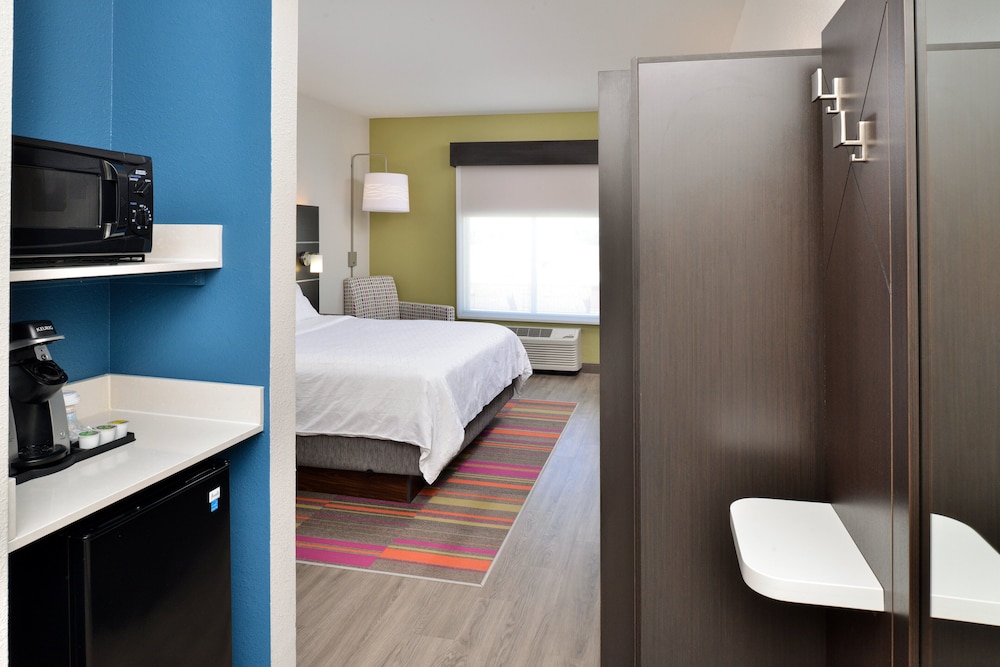 Holiday Inn Express Hotel & Suites Royse City by IHG - photo 10