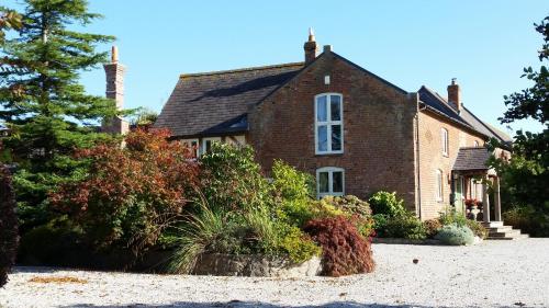 Ty Derw Country House B&B — 4-Star Luxury Hotel in Ruthin, United Kingdom