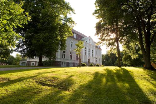 Schloss Zinzow — Unknown City — photo 5