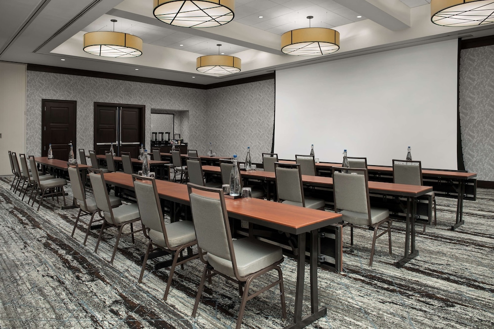 Embassy Suites Springfield - photo 46