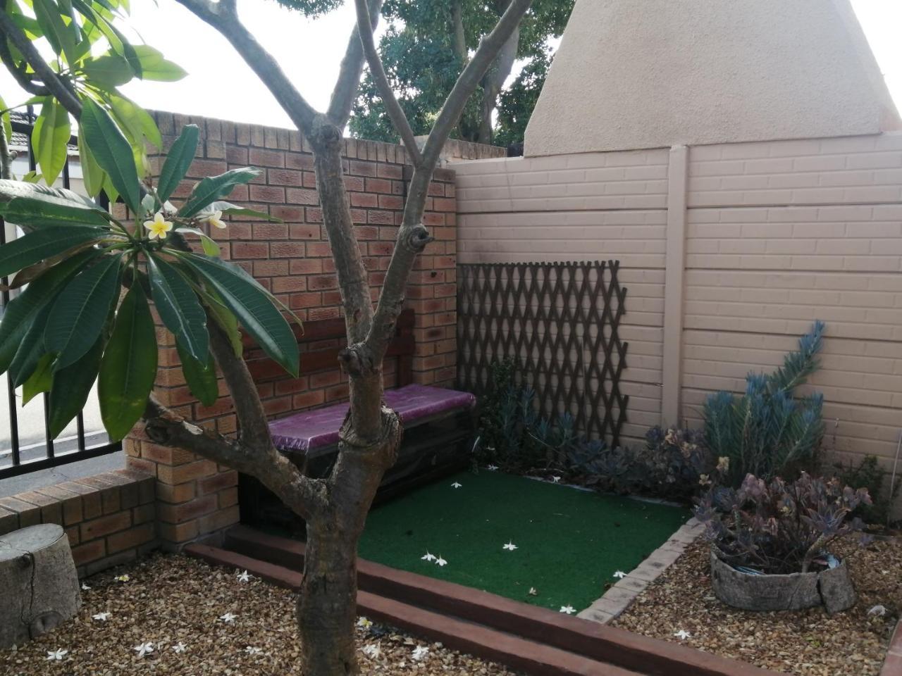 Greenleaf Fully Furnished Separate Entrance