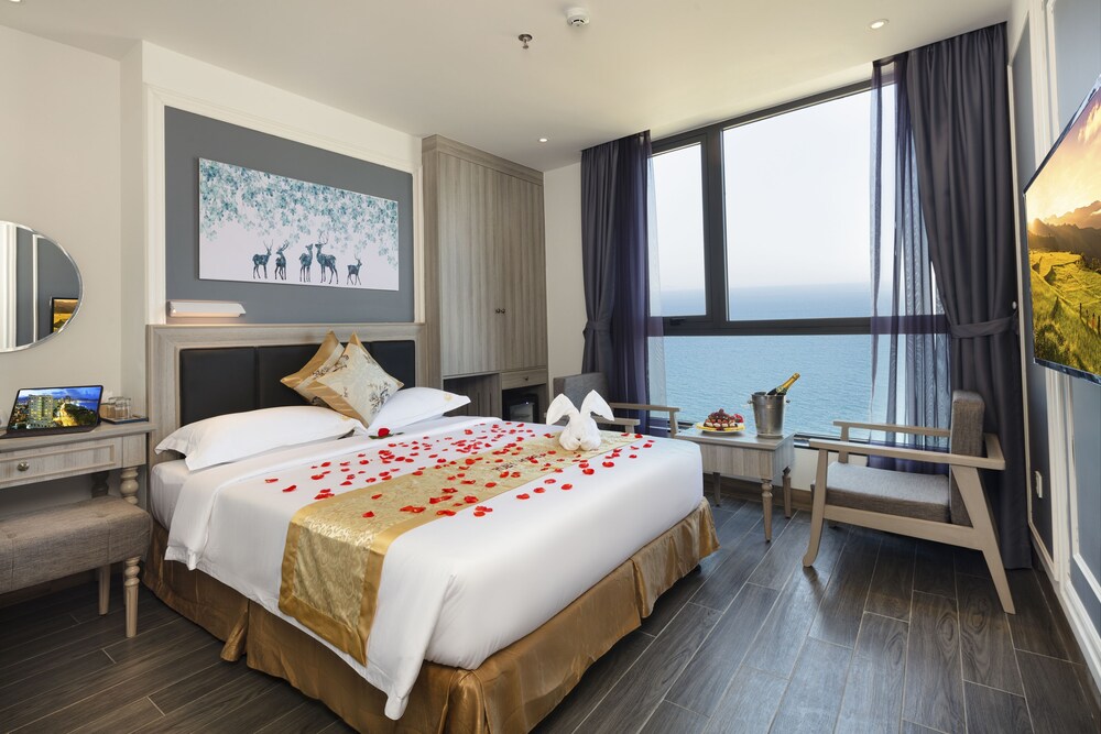 Ruby Luxury Hotel - carbon neutral hotel in Nha Trang
