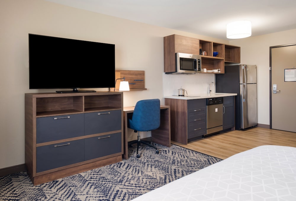 Candlewood Suites Lake Charles Sulphur by IHG - photo 19