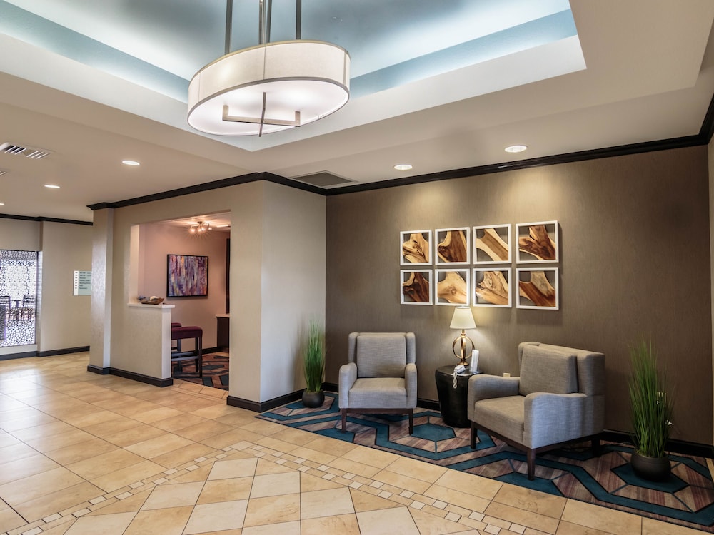 Holiday Inn Express & Suites Farmington by IHG - photo 56