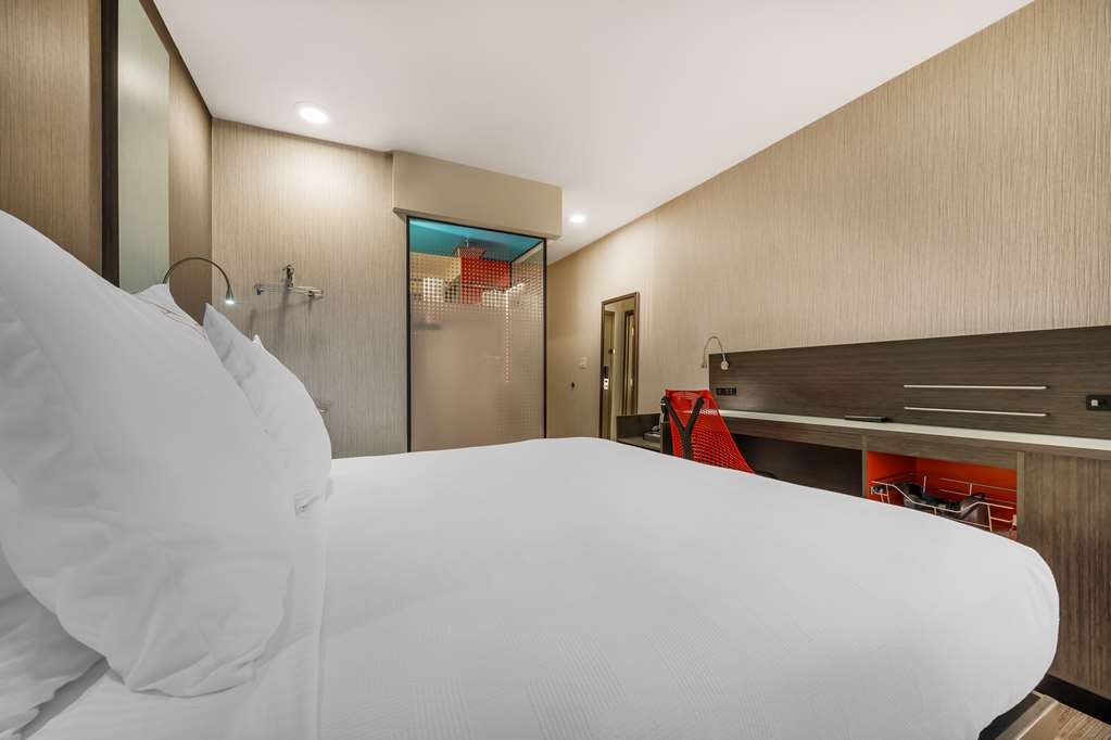 Vīb Best Western Springfield - photo 38