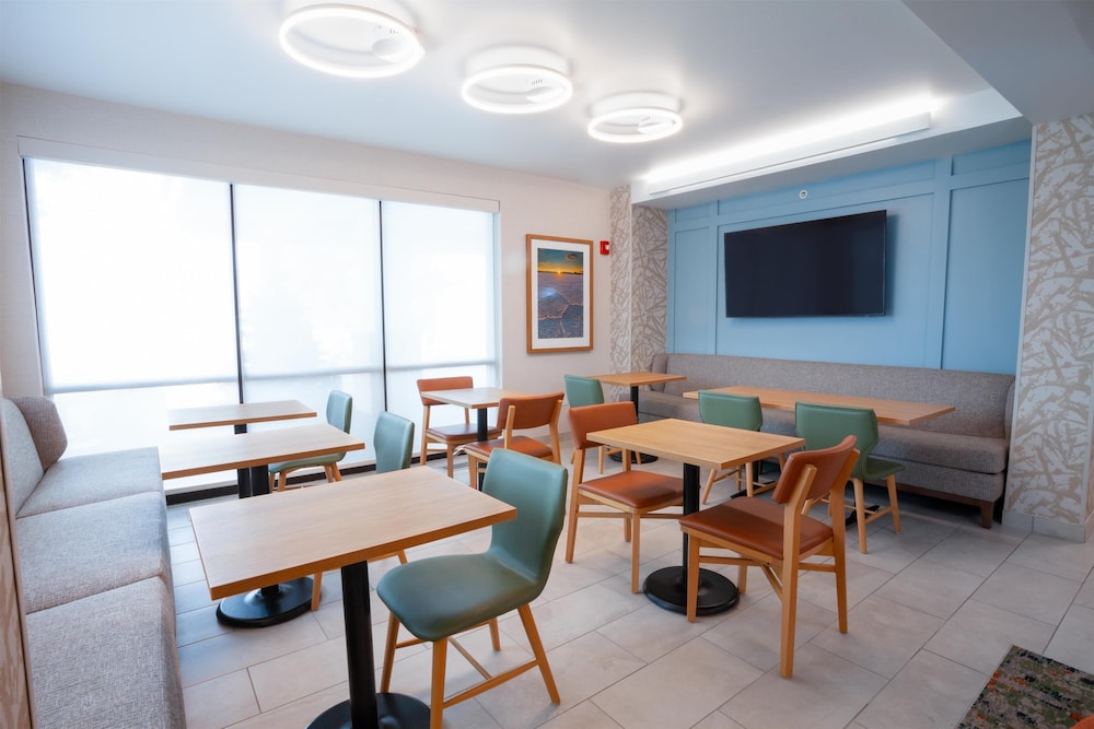 Hampton Inn Salt Lake City North - photo 6