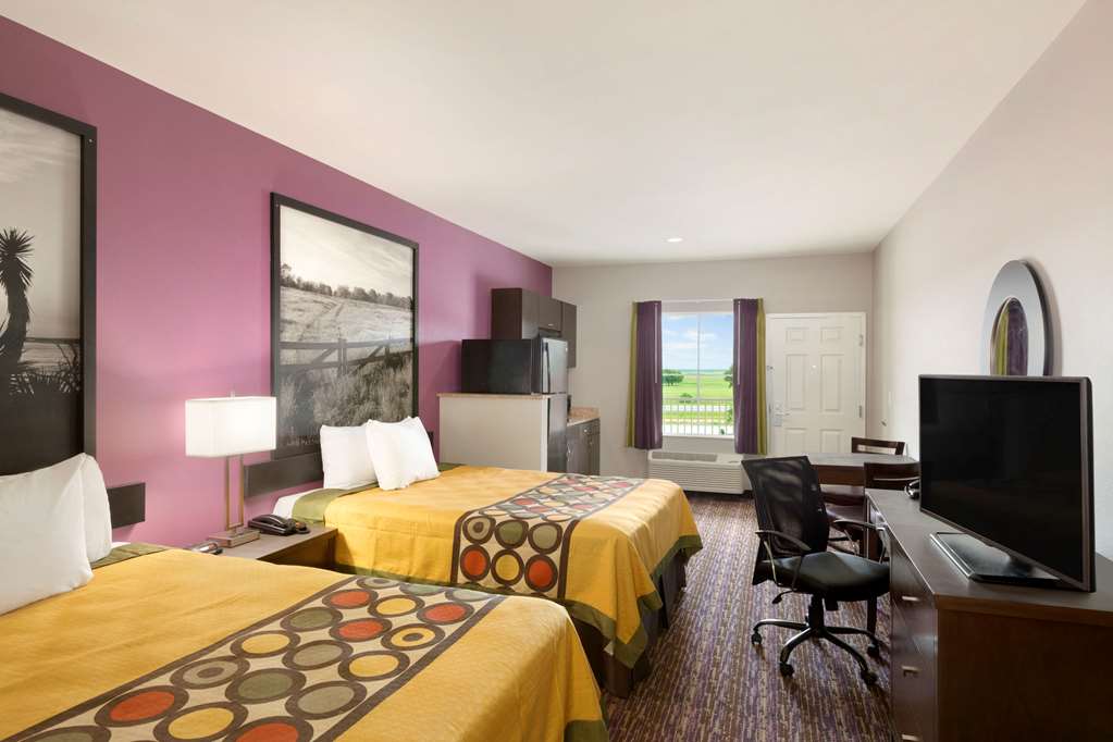 Super 8 by Wyndham Carrizo Springs - photo 11
