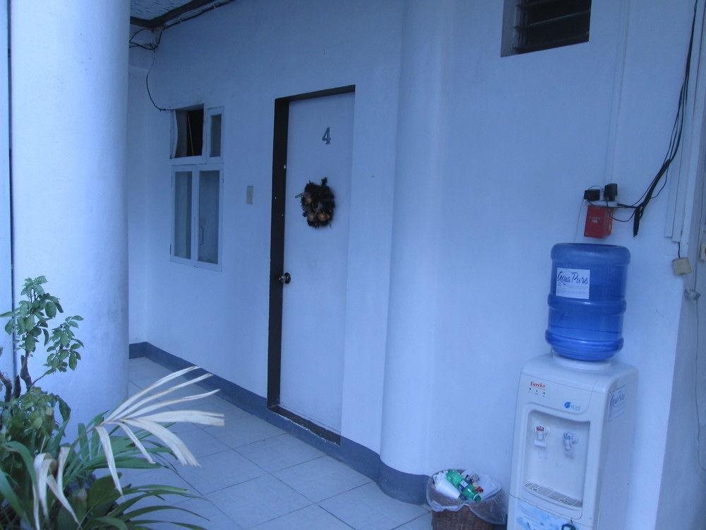 OYO 876 Escurel Inn Boracay in Balabag, Philippines