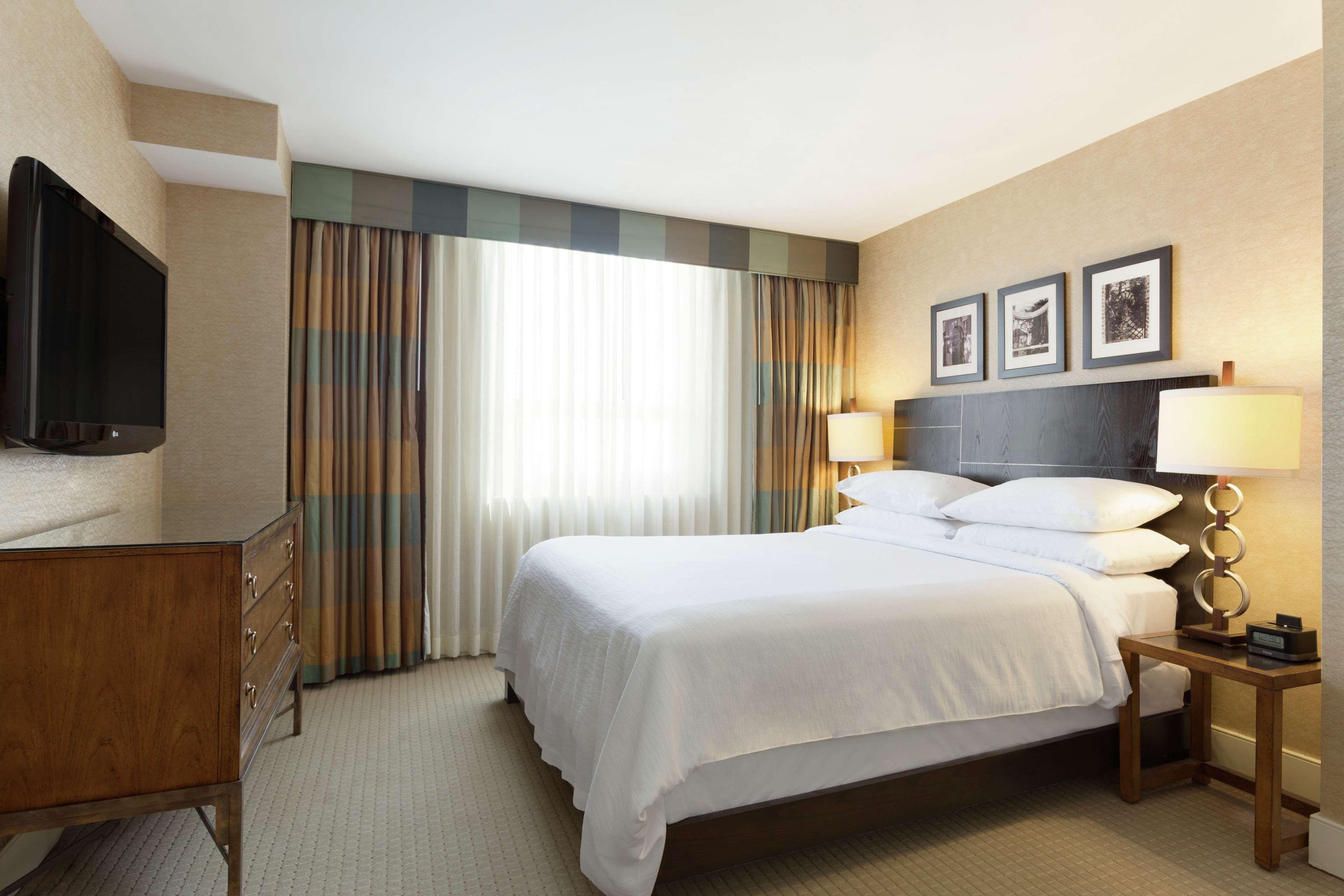 Embassy Suites by Hilton Baltimore Inner Harbor - photo 11