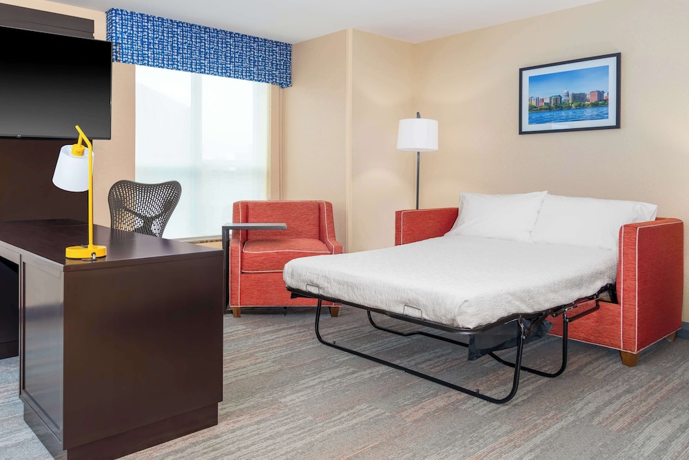 Hampton Inn & Suites Madison Downtown - photo 22