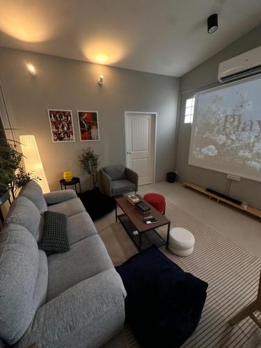 Cozy&Modern 6 BR Home 14pax Central 5mins BTS