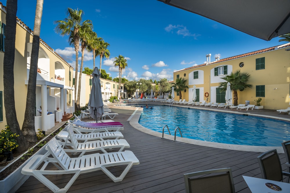 Apartaments Cales de Ponent in Ciutadella, Spain