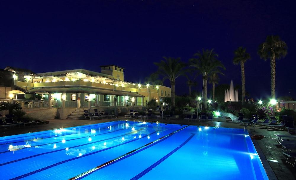 Club Baia Samuele — 4-Star Luxury Hotel in Scicli, Italy
