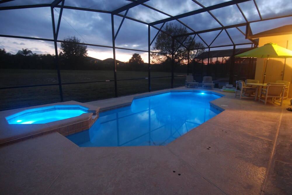 South facing Pool With Spa & Games Room - photo 38