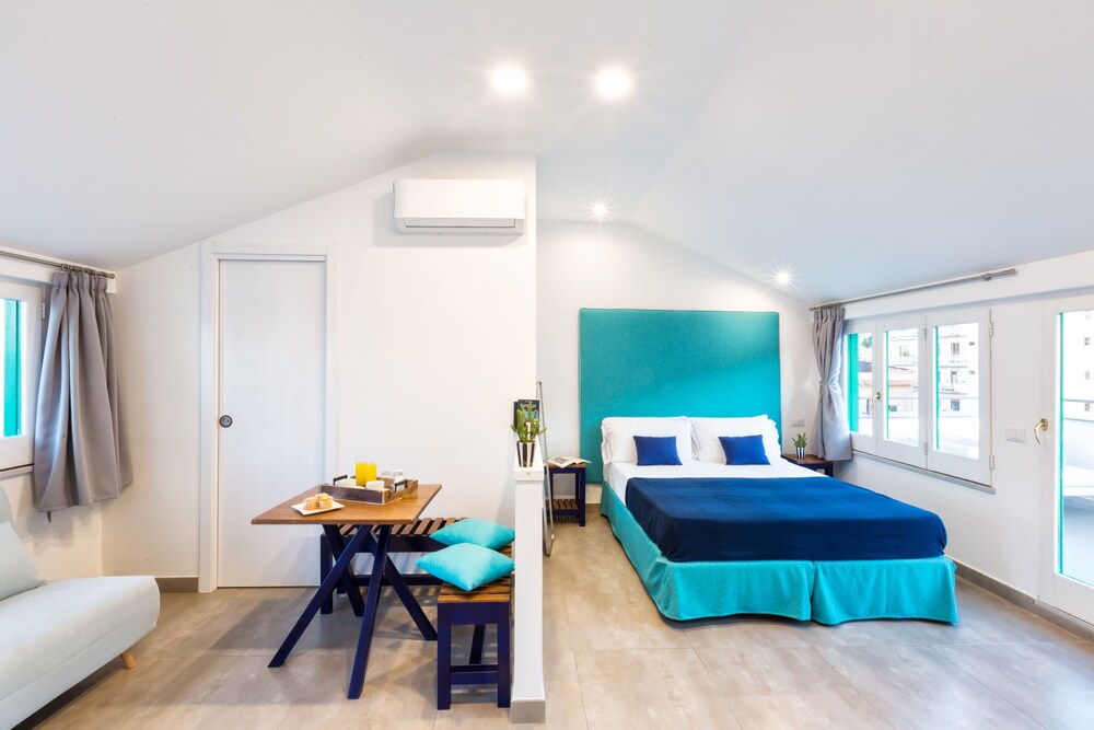 Boutique Suites 186 — 4-Star Luxury Hotel in Sorrento, Italy
