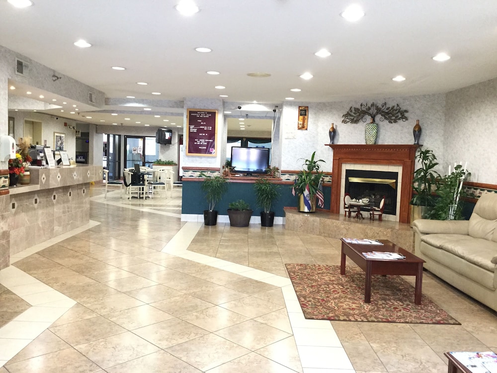 Americas Best Value Inn & Suites St. Louis St. Charles Inn - photo 2
