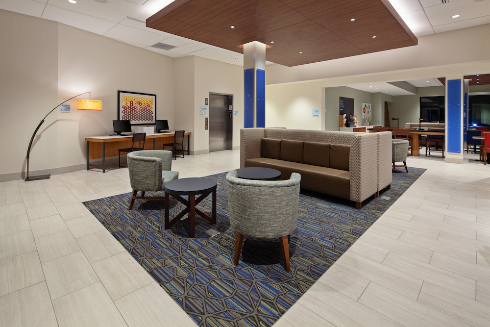 Holiday Inn Express Hotel & Suites Ventura by IHG - photo 41
