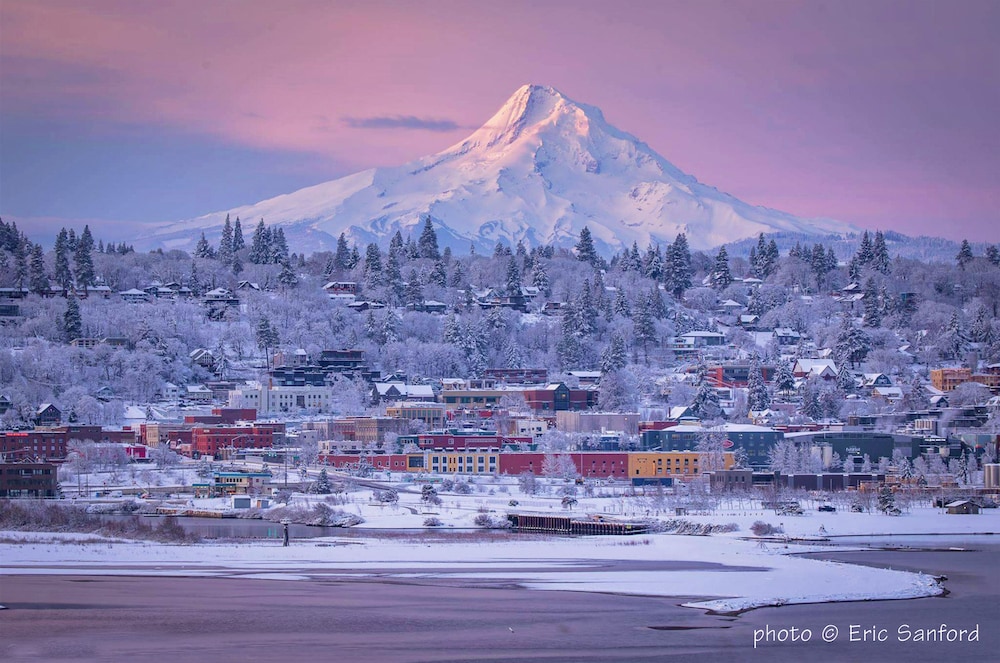 Hood River Suites Apartment Hotel - photo 58