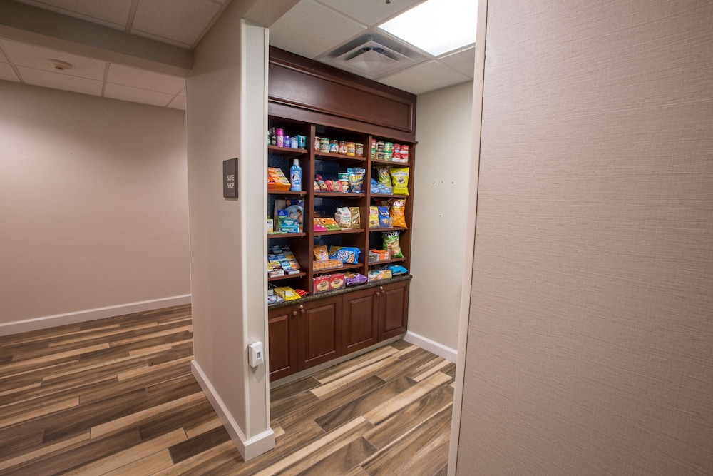 Hampton Inn & Suites Berkshires Lenox - photo 42