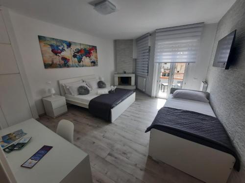 Guest House Tra Cielo E Mare — 4-Star Luxury Hotel in Nettuno, Italy