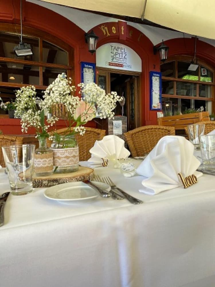 Marktplatzhotel Restaurant Tafelspitz — hotel in Weinheim