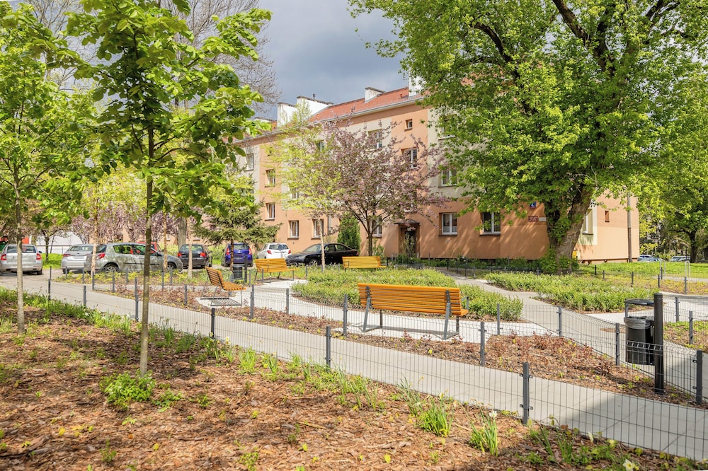 Spacious Apartment for 6 People Near the Old Town by Noclegi Renters — 4-Star Luxury Hotel in Warsaw, Poland