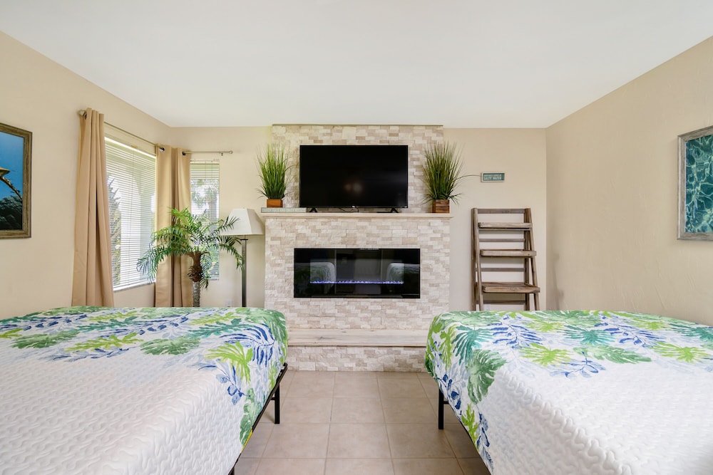 Latitude 26 Waterfront Boutique Resort Fort Myers Beach - photo 13