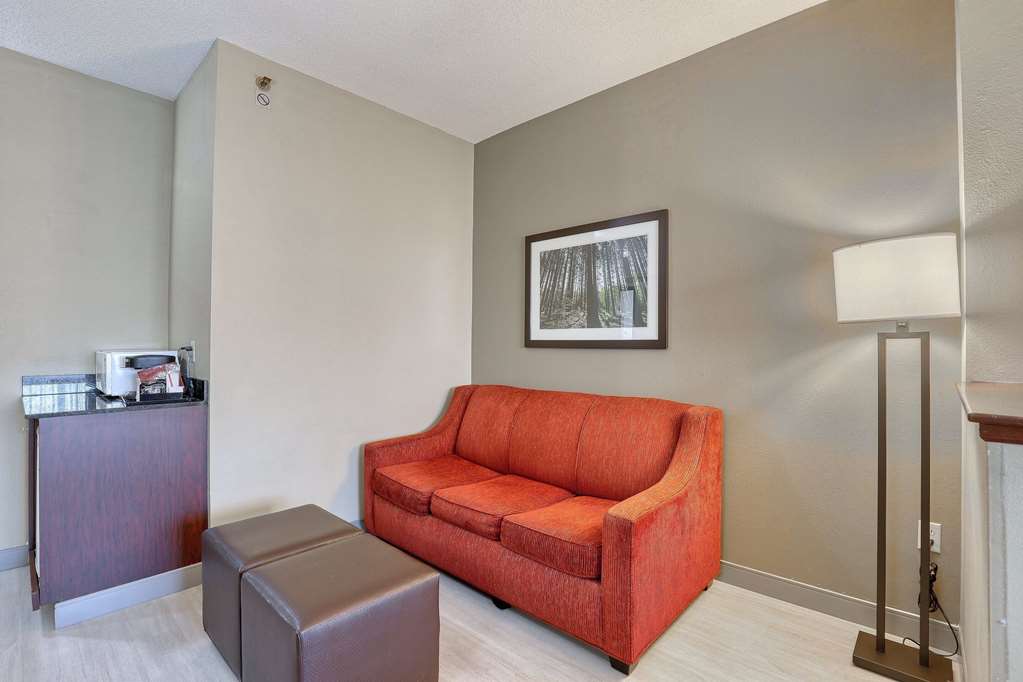 Comfort Suites Madison West Middleton - photo 22