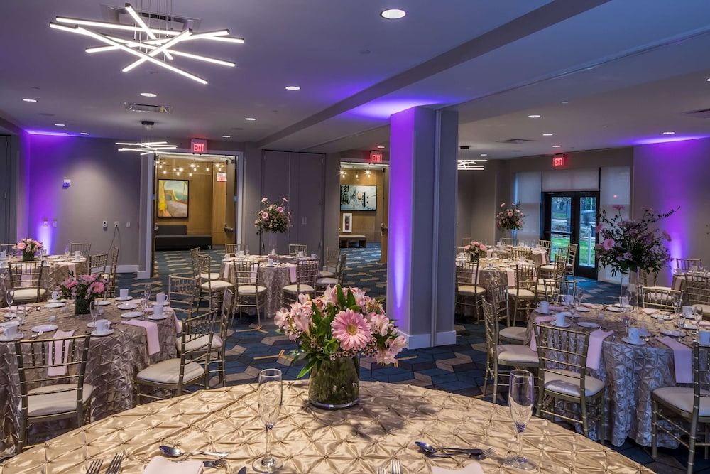 DoubleTree by Hilton Hotel & Suites Pittsburgh Downtown - photo 63