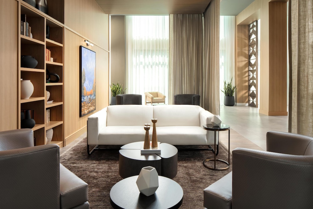 Embassy Suites By Hilton Chattanooga Downtown - photo 9