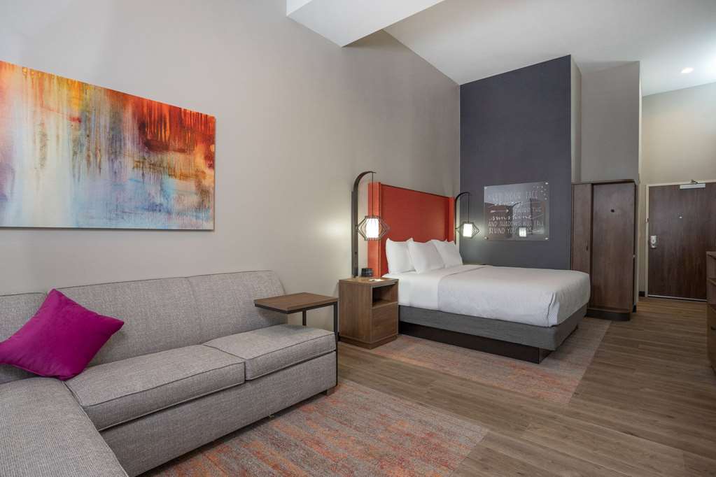 La Quinta Inn & Suites By Wyndham Pflugerville - photo 31