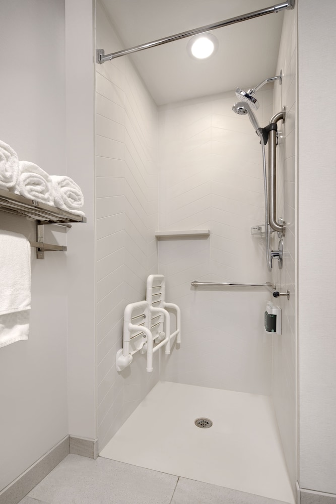 Fairfield Inn & Suites by Marriott Tampa Wesley Chapel - photo 16