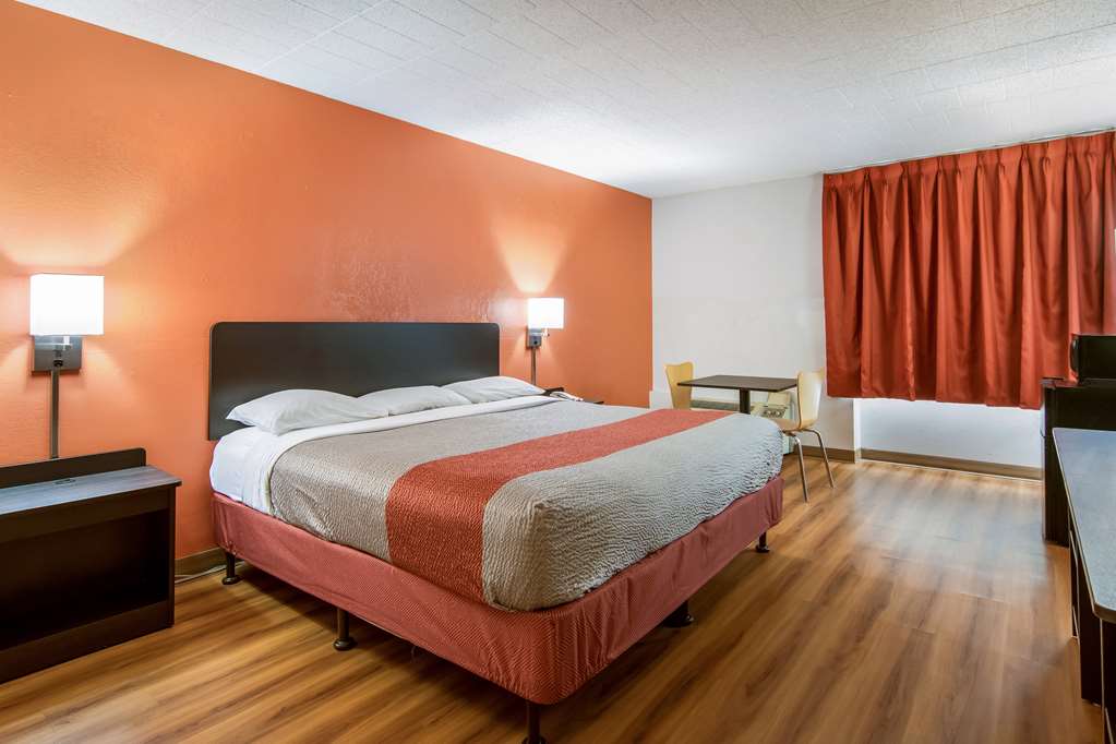 Motel 6 New Stanton PA - photo 9