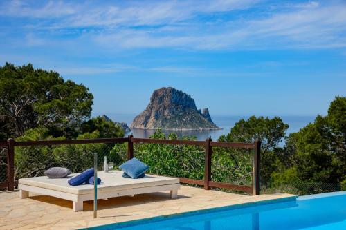 Villa Savinar — 4-Star Luxury Hotel in Sant Josep De Sa Talaia, Spain
